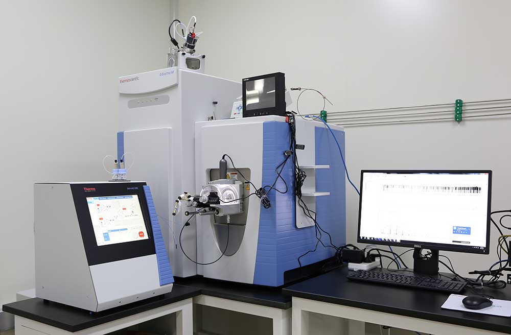 Mass spectrometry (MS)